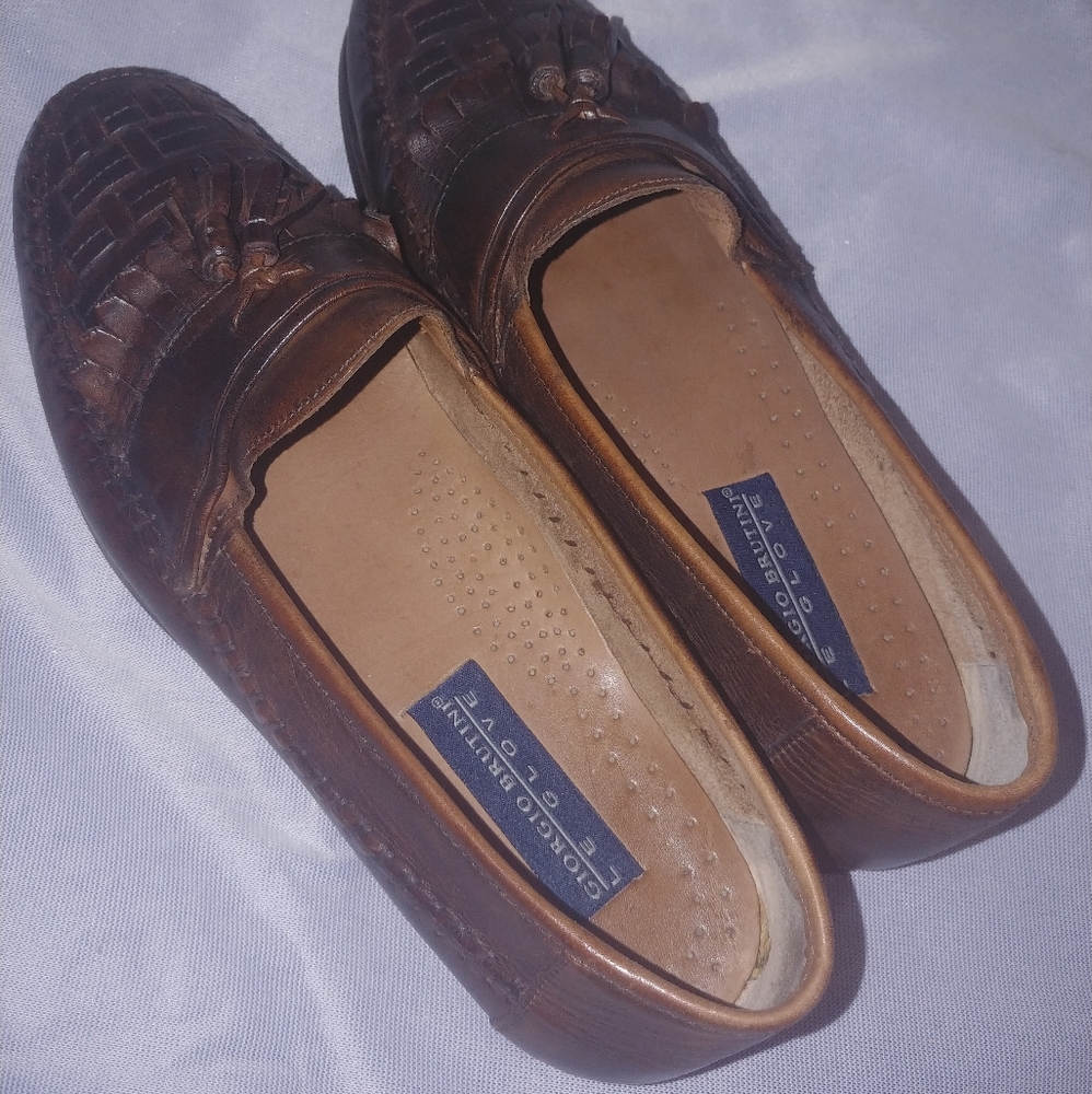 Men's 10m Giorgio Brutini le glove loafers.